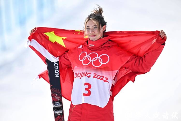 世界杯个人第20冠！谷爱凌夺得滑雪坡面障碍技巧冠军