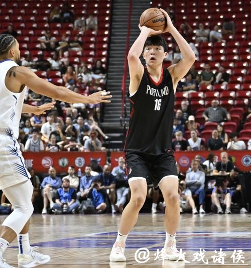 开拓者5分客胜马刺 杨瀚森防守积极